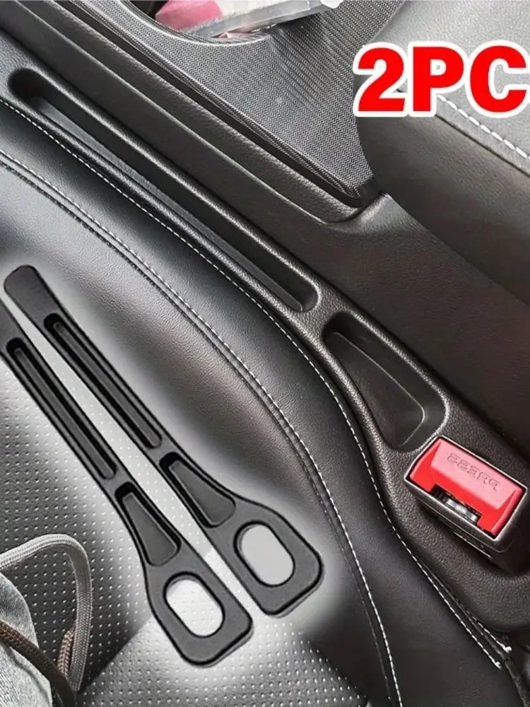 Organizer fitted between a car seat and console